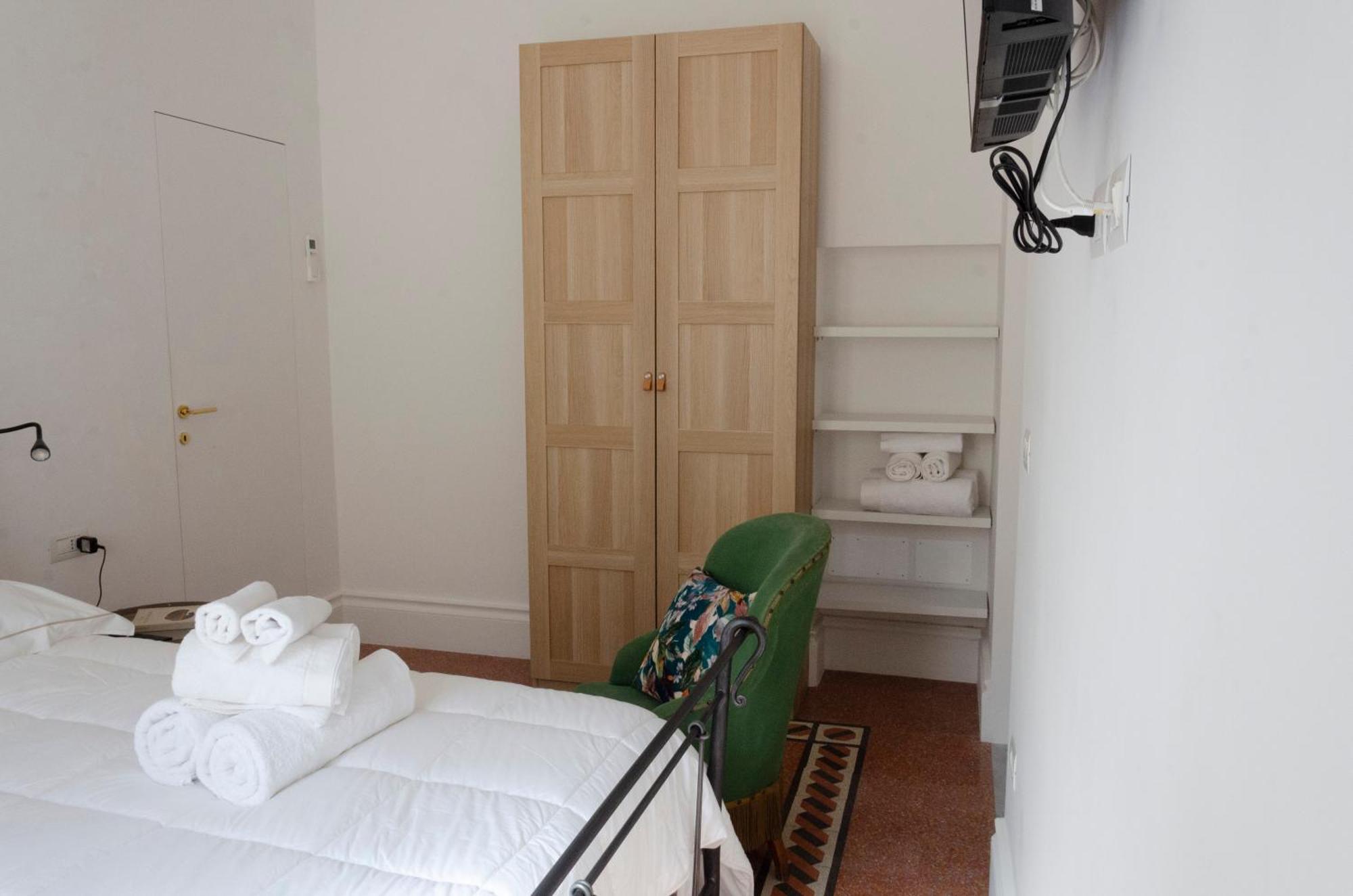 Suite Dante Neapel Exteriör bild